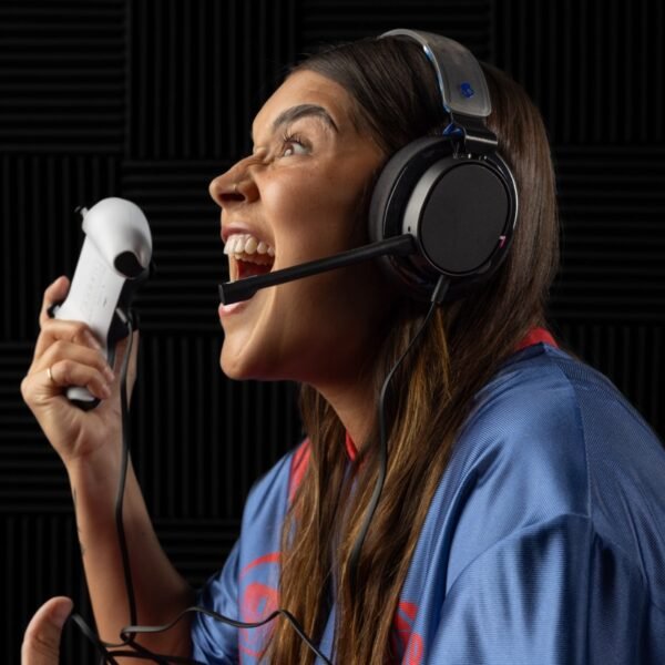 Skullcandy SLYR Wired Gaming Headset for Xbox, PC, PlayStation, PS4, PS5 & Nintendo Switch - Image 3